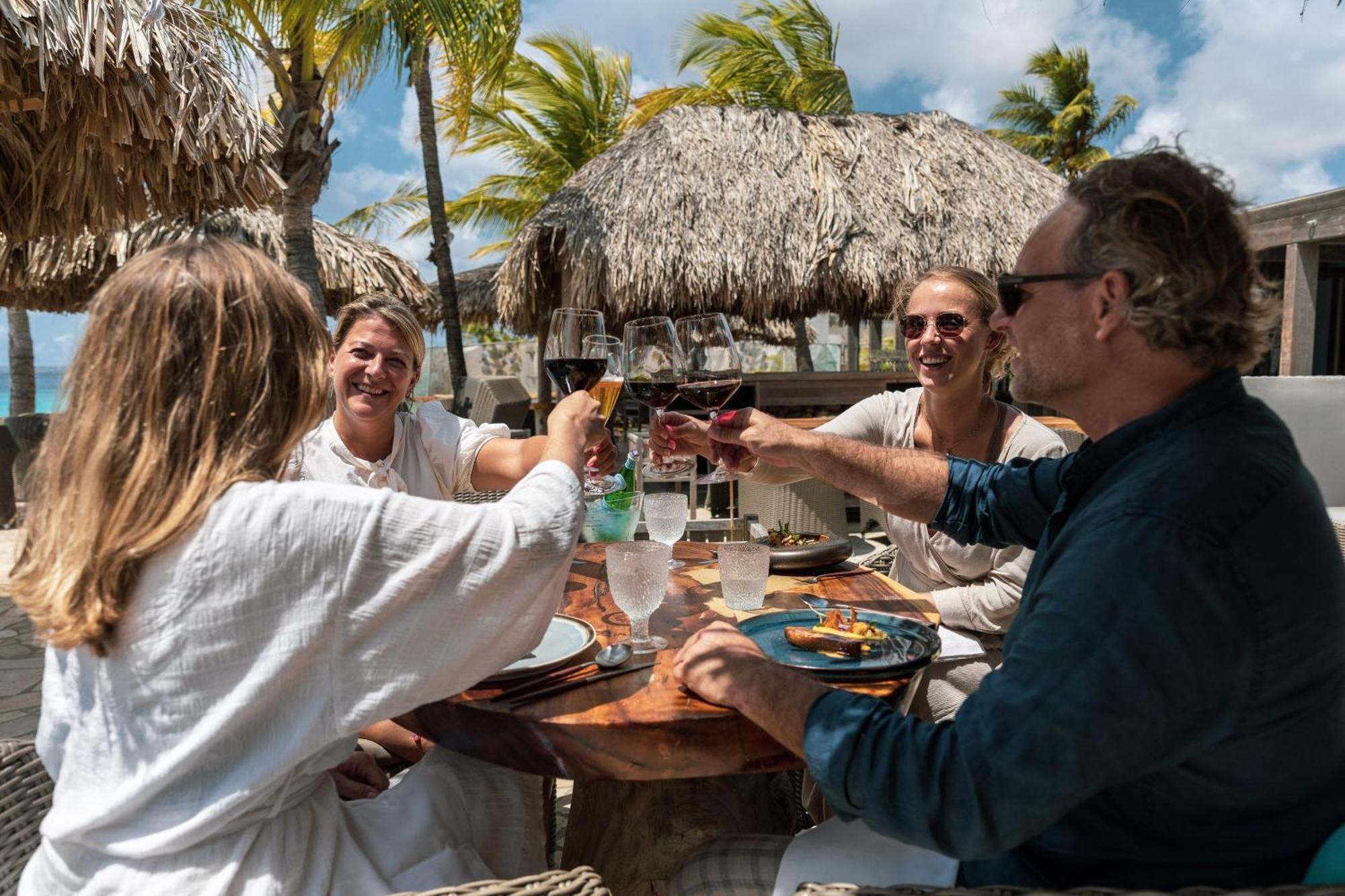 Delfins Beach Resort Bonaire, Tapestry Collection By Hilton Kralendijk  Bagian luar foto